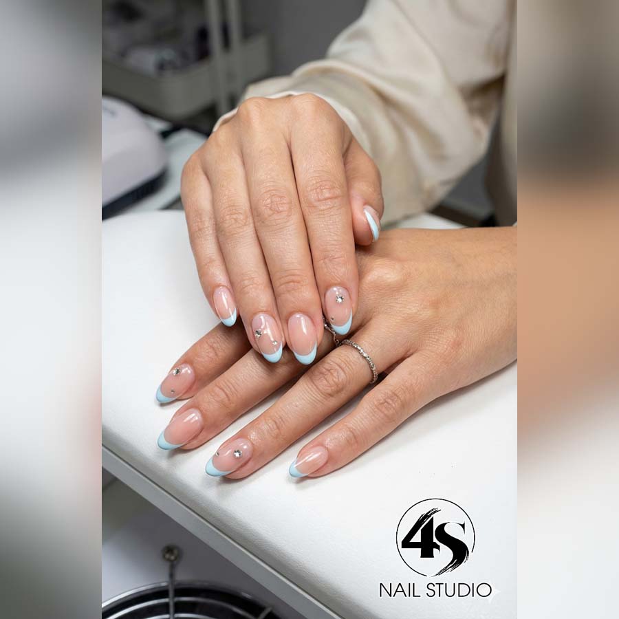 Trendy April Nails 2026